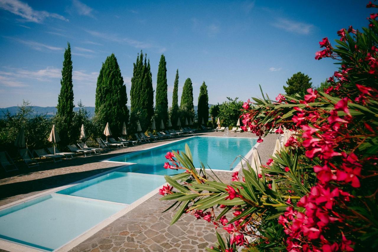 La Piazza Di San Donato Aparthotel Reggello Buitenkant foto