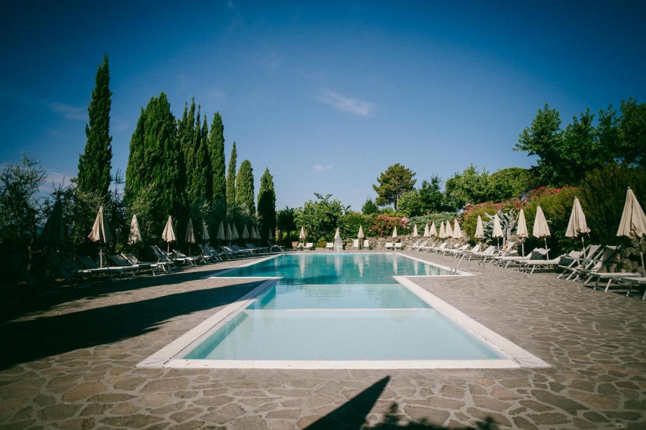 La Piazza Di San Donato Aparthotel Reggello Buitenkant foto